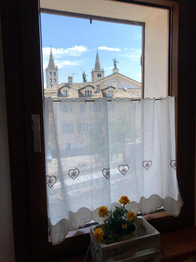 Maison Forum Appartement Aosta Buitenkant foto